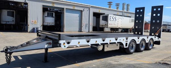 FWR Elite Tri Axle Tag Trailer image