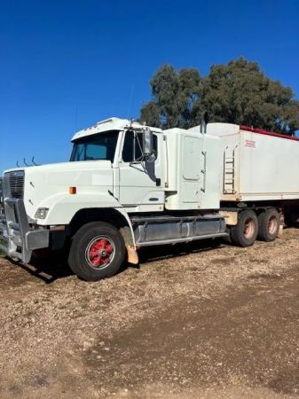 1997 FLC112 90T rated Freightliner image