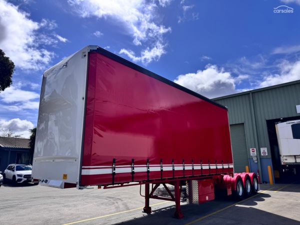 2005 Krueger  ST3 12 Pallet A SD (7,325) Inside image