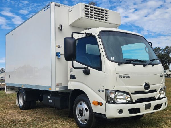 2020 HINO 300 616 Refrigerated image