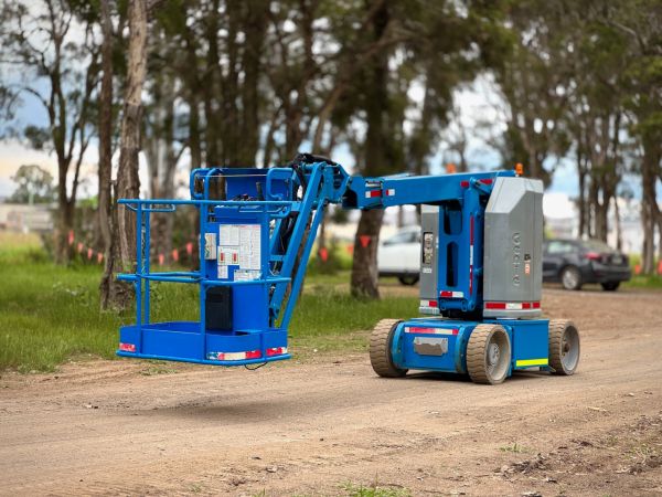 2014 Genie Z30/20N Boom Lift image