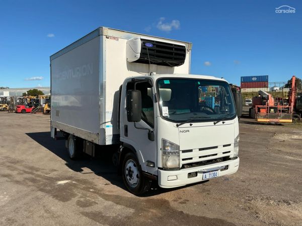 2014 Isuzu NQR image