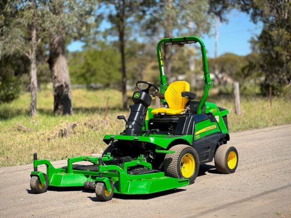 2020 John Deere 1570 Front Deck Terrain cut image