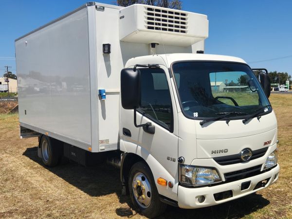 2019 HINO 300 616 Refrigerated image