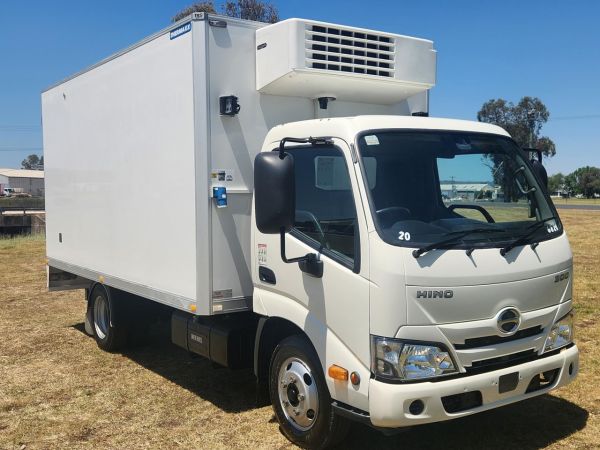 2020 HINO 300 616 Refrigerated image