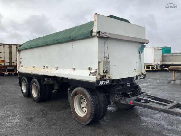 2017 Custom 3 Axle Dog image