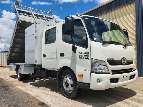 2015 HINO 300 917 Dump Truck image