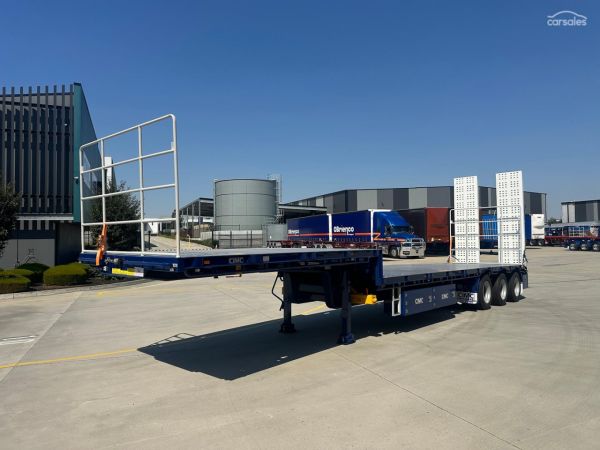 2025 CIMC 45' Drop Deck with Single Ramps image