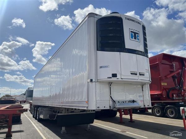 2025 GTE Refrigerated Dual Temp Control Tri Axle image