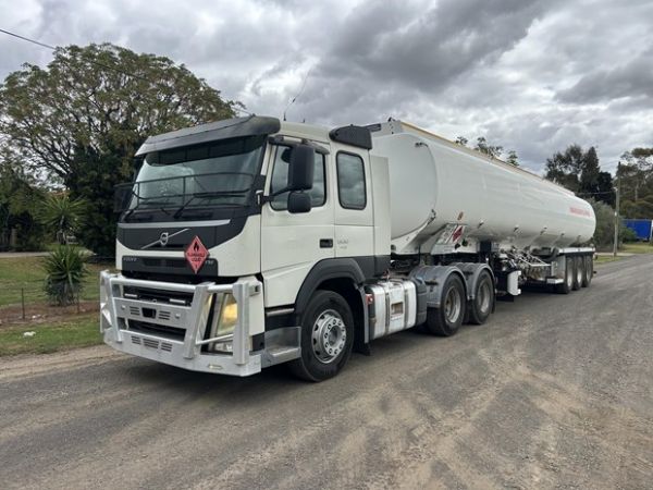 2011 MARSHALL LETHLEAN AVIATION TURBINE FUEL TANKER image