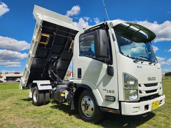 2019 ISUZU NLS45-150 Dump Truck image