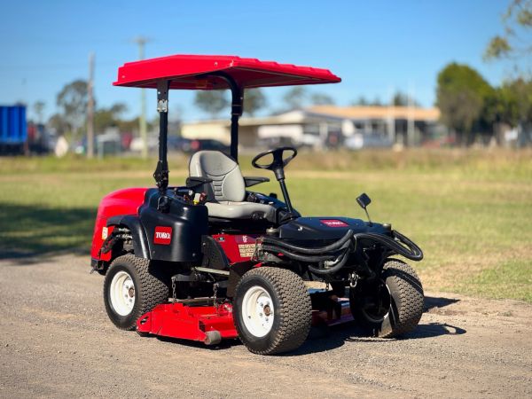 2014 Toro Groundmaster 360 Standard Ride On image