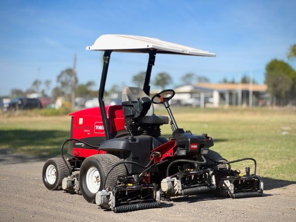 2020 Toro Reelmaster 5010-H Golf Fairway mower CrossTrax AWD Hybrid image