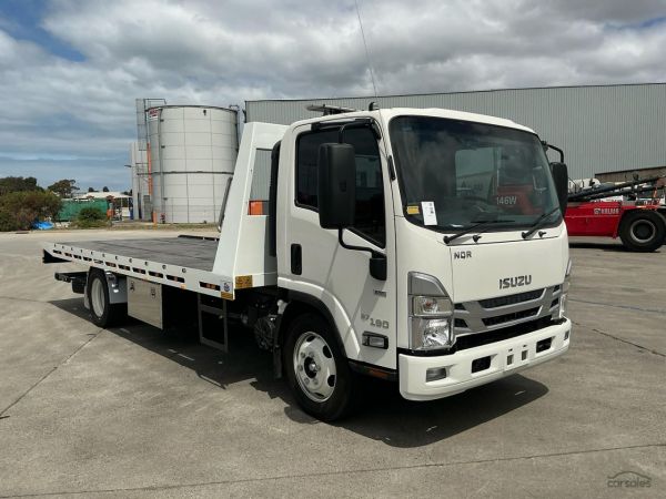 2024 Isuzu NQR 87-190 Tow Truck image
