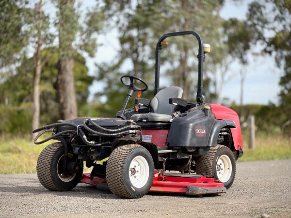 2013 Toro Groundmaster 360 Standard Ride On image