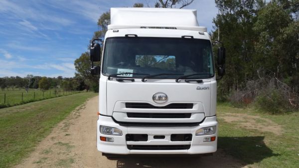 2015 UD QUON GW26.420 image