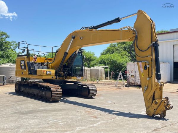 2019 Caterpillar 330 image