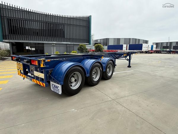 2025 CIMC 40' Standard Skel With 3 Way Twistlocks image