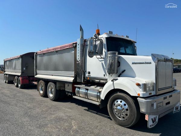 2018 Western Star 4800FS2 image