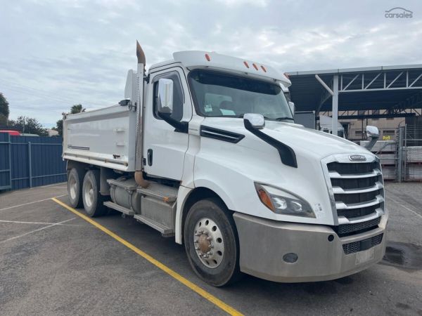 2022 Freightliner Cascadia image