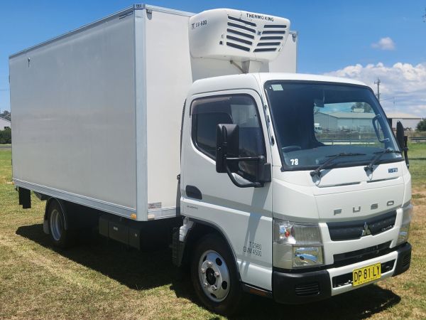 2015 MITSUBISHI FUSO CANTER 515 Refrigerated image