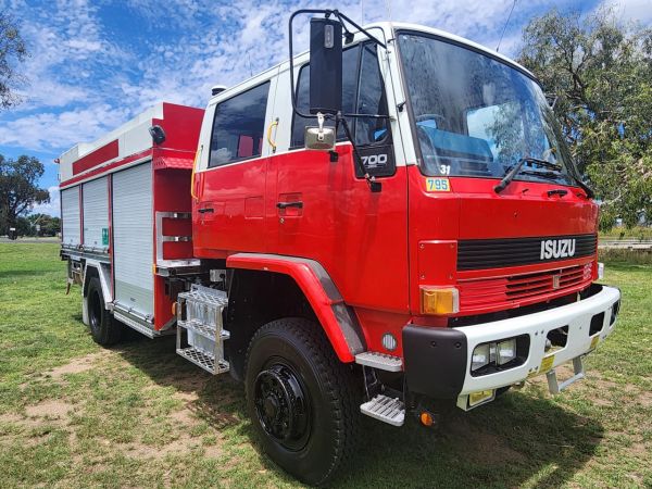 1994 ISUZU FTS700 Fire Truck image