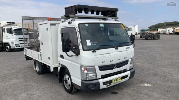 2015 Mitsubishi Canter 515 image