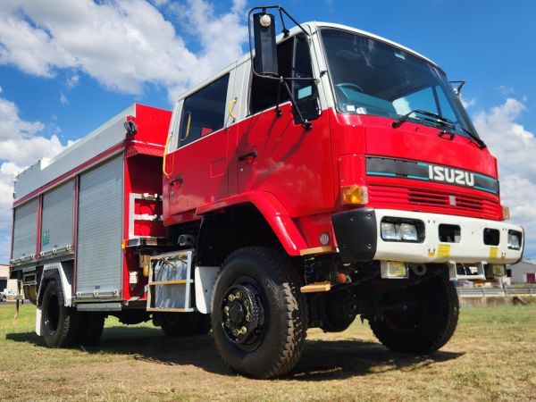 1994 ISUZU FTS700 Fire Truck image