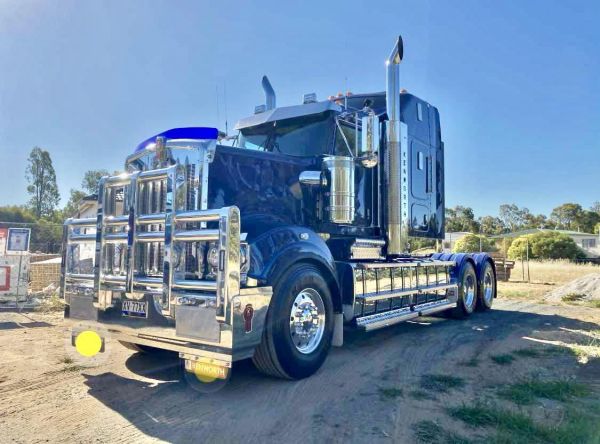 2021 Kenworth T909 image