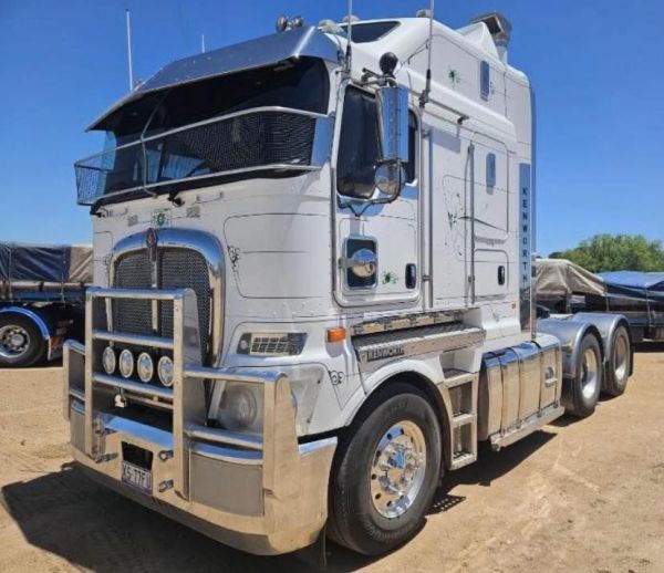 2018 Kenworth K200 image