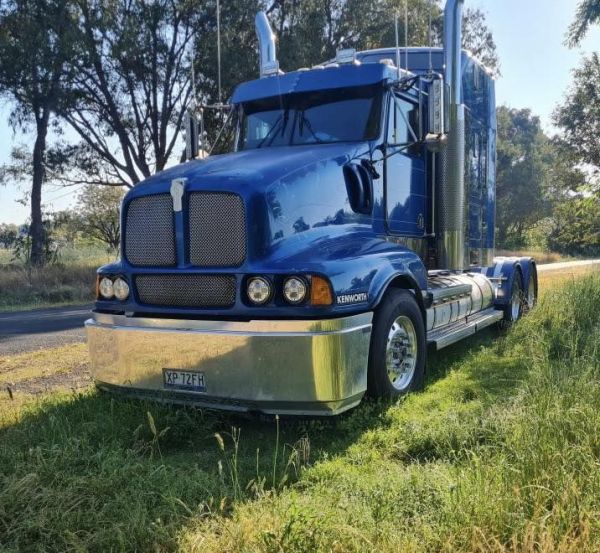 2007 Kenworth T604 image