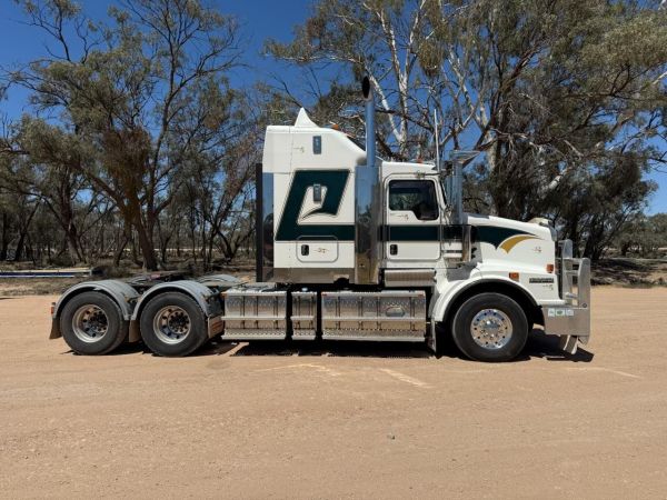 2018 Kenworth T659 image