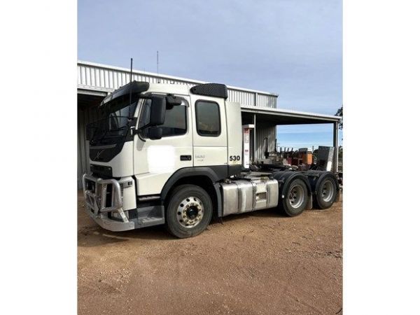 2015 VOLVO FM500 image