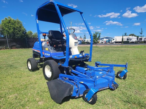 ISEKI SF310 Mower image