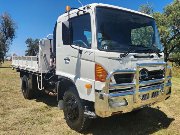 2003 HINO 500FT1022 Dump Truck image