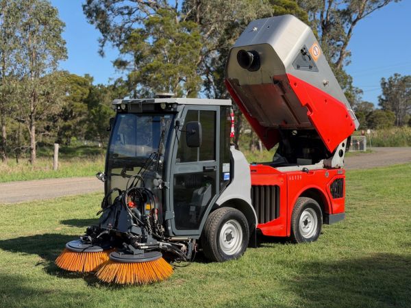 2020 Hako Citymaster 1650 Sweeper image