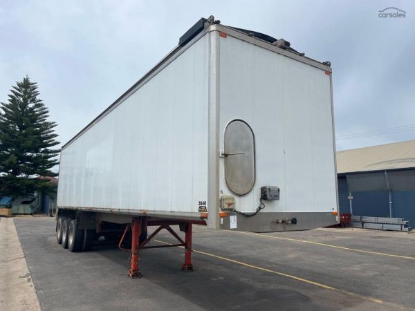2018 Lusty PE Triaxle Chip Bin Trailer image