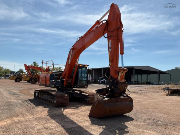 2019 Hitachi ZX260LC-5B image