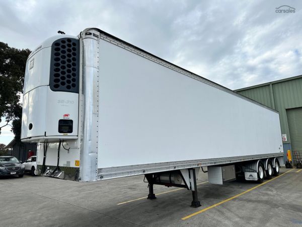 2001 Peki ST3 OD 49' Chiller Double Stacker, 10:1 Spread image