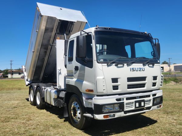 2009 ISUZU GIGA CXY 455 Dump Truck image