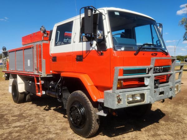 1996 ISUZU FTS700 Fire Truck image